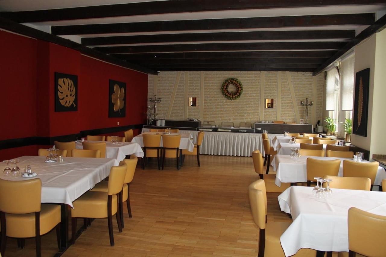 Stadt-Gut-Hotel Zum Rathaus Oberhausen  Exterior foto